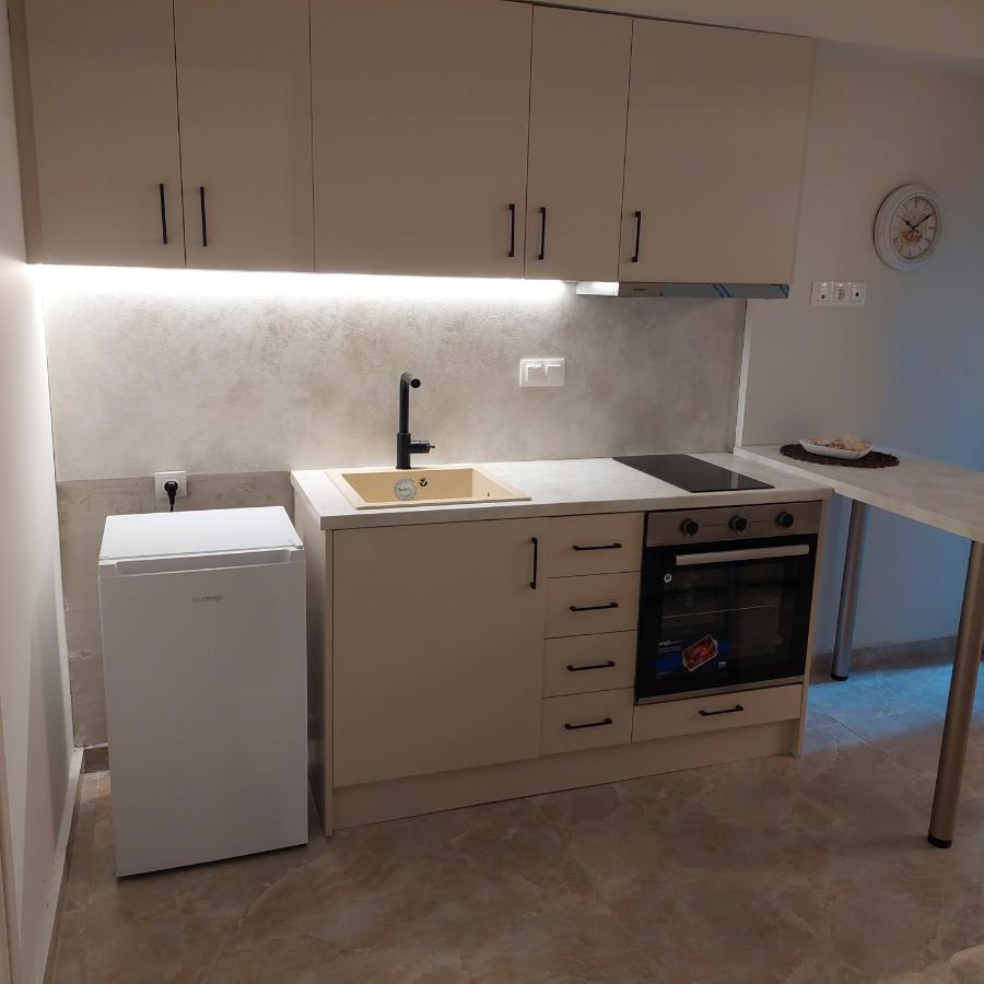 Budget Apartment To The Center Thessaloniki Exterior photo